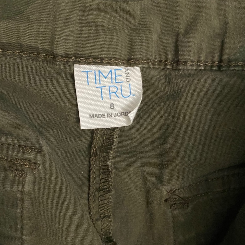 Two capris - Picture 2 of 8